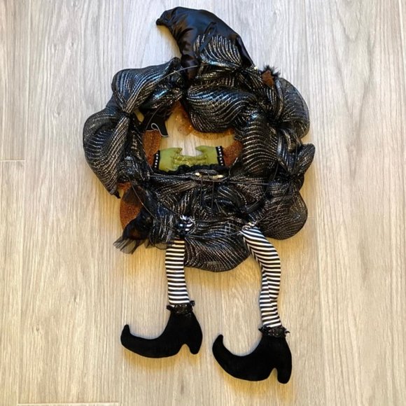 Halloween Witch Wreath - Picture 2 of 10